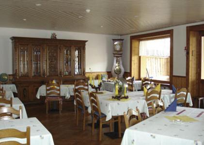 Les Tilleuls Hotel Gorgier Екстериор снимка